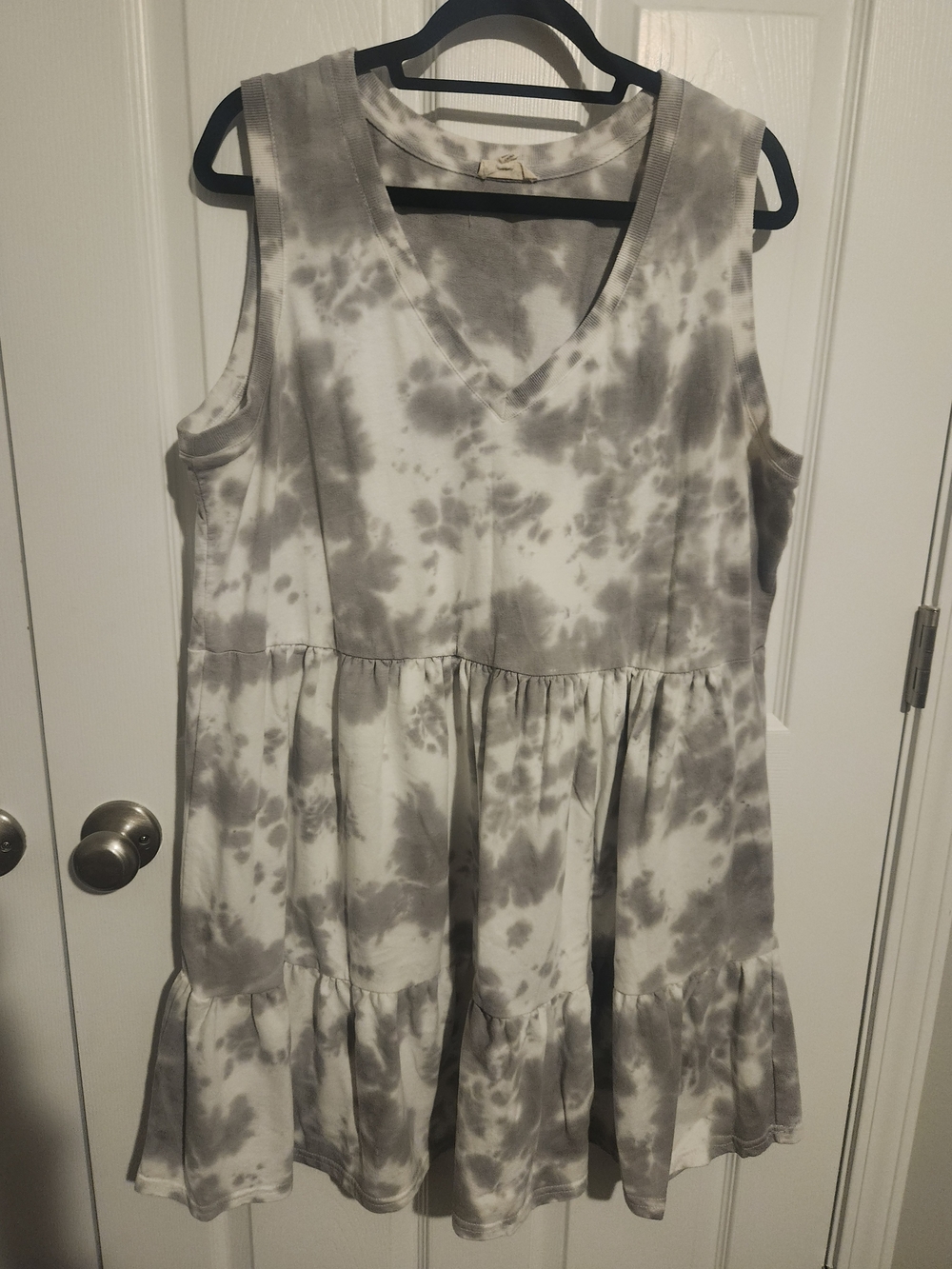 Jane and Delancey Gray and White Tie-Dye Sleeveless Mini Dress